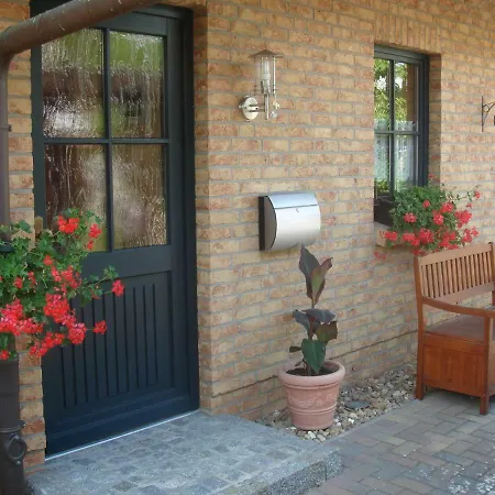 Ferienhaus Sonnentau 아파트 바렌